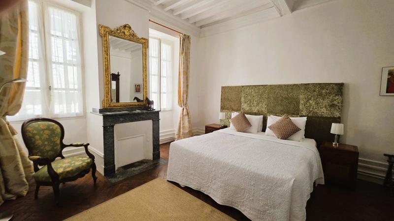 Propriété - 450 m² - 17 pièces