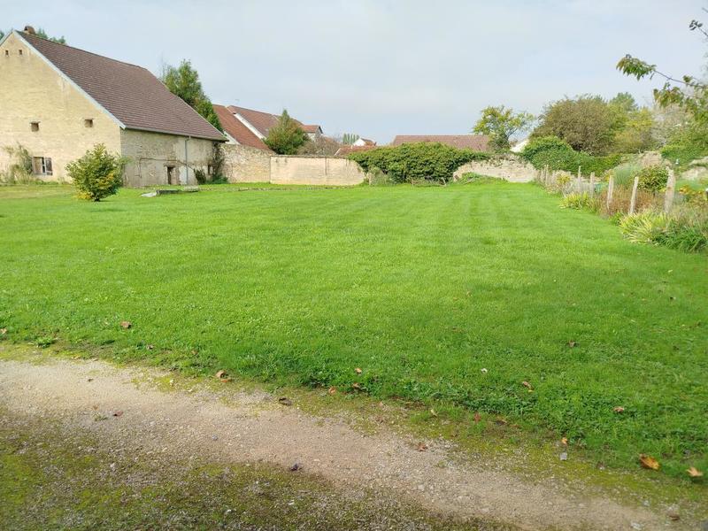 Terrain constructible - 1 131 m²