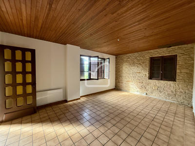 Maison - 230 m² - 9 pièces