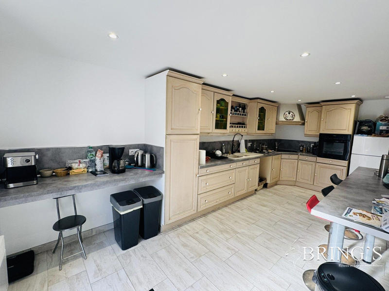 Maison - 161 m² - 6 pièces