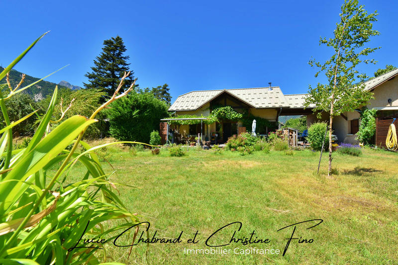 Maison - 187 m² - 10 pièces