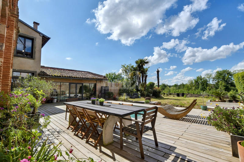 Maison ancienne - 310 m² - 8 pièces