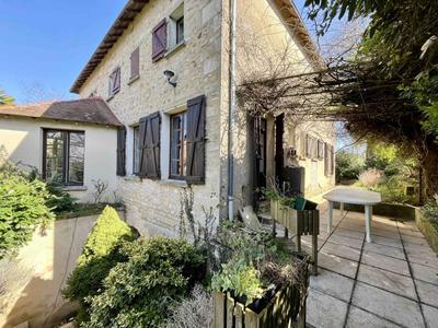 Maison de village - 188 m² - 9 pièces