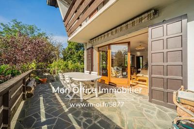 Maison - 172 m² - 7 pièces