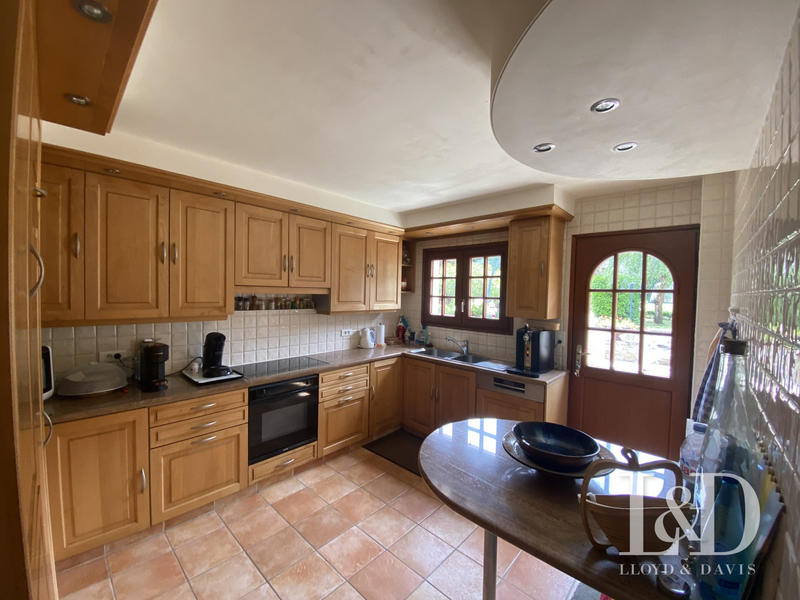 Maison - 185 m² - 7 pièces