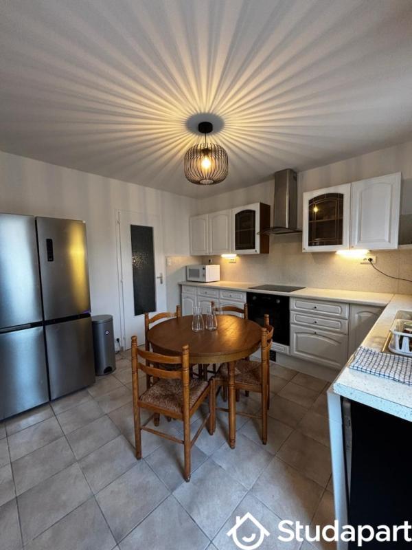 Chambre - 12 m² - 1 pièce