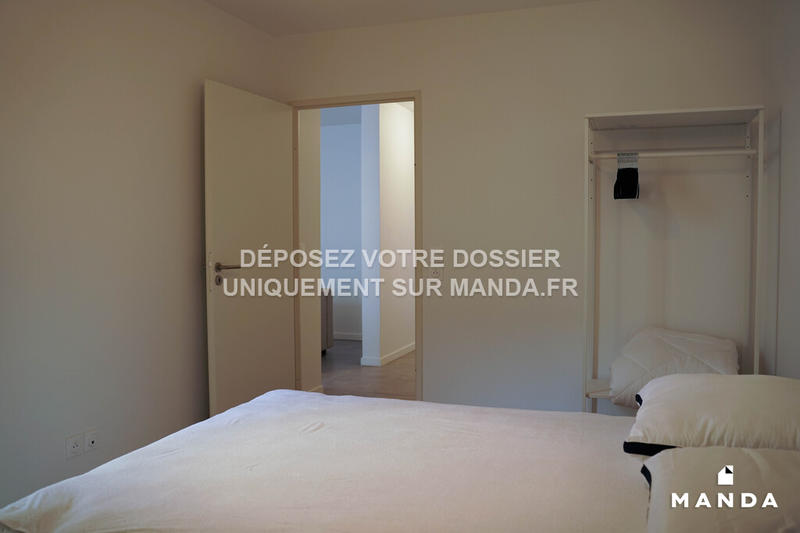 Chambre - 12 m² - 5 pièces