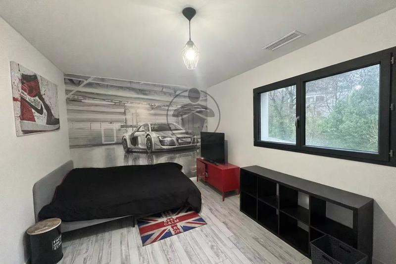 Maison - 138 m² - 6 pièces