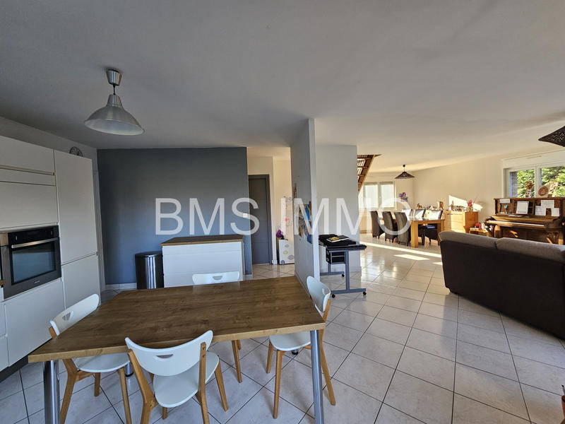 Maison - 205 m² - 6 pièces