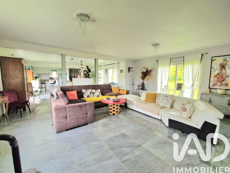 Maison - 205 m² - 6 pièces