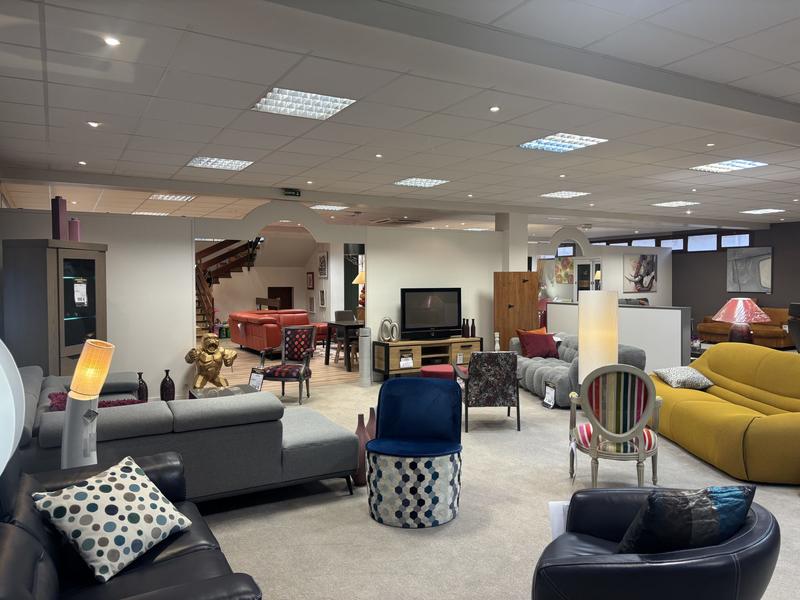 Local commercial - 1 365 m²