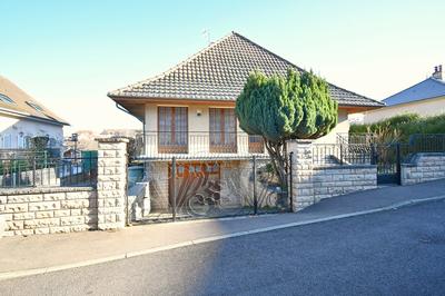 Maison - 169 m² - 6 pièces