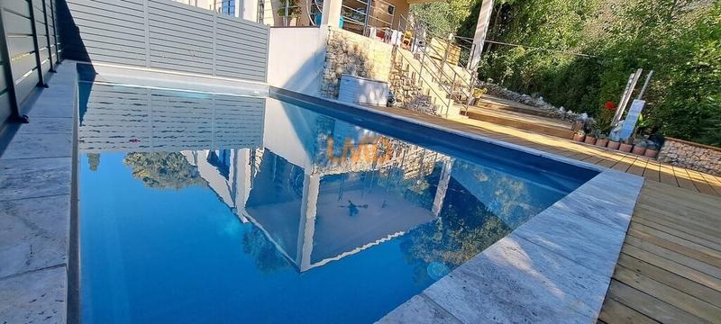 Maison - 147 m² - 6 pièces