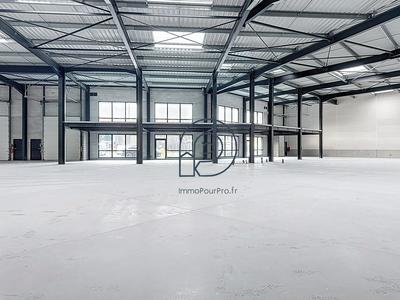 Local d'activités - 851 m²
