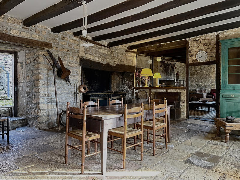 Maison - 280 m² - 8 pièces