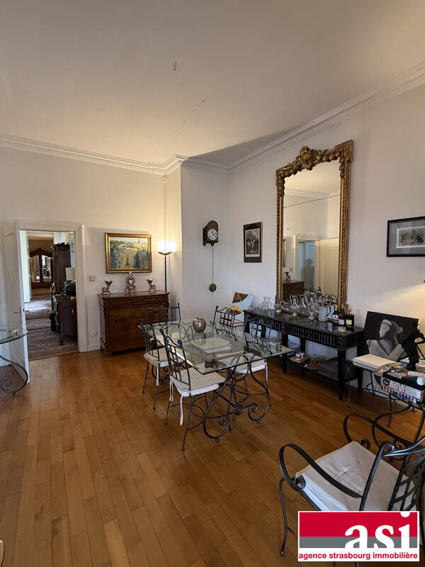 Appartement - 250 m² - 10 pièces