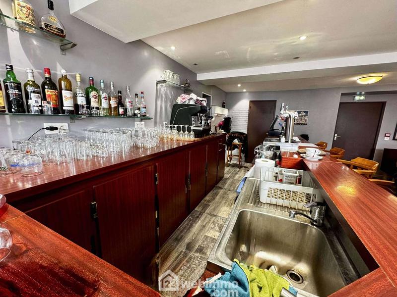 Local commercial - 102 m² - 3 pièces