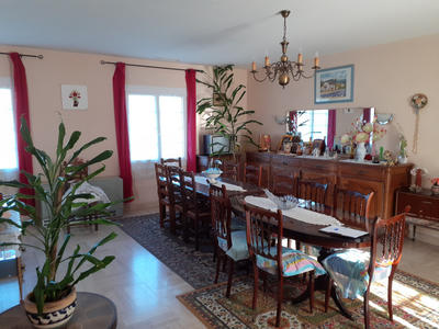 Maison - 233 m² - 6 pièces