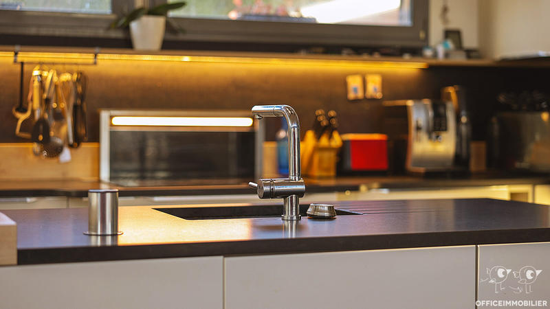 Maison - 202 m² - 7 pièces