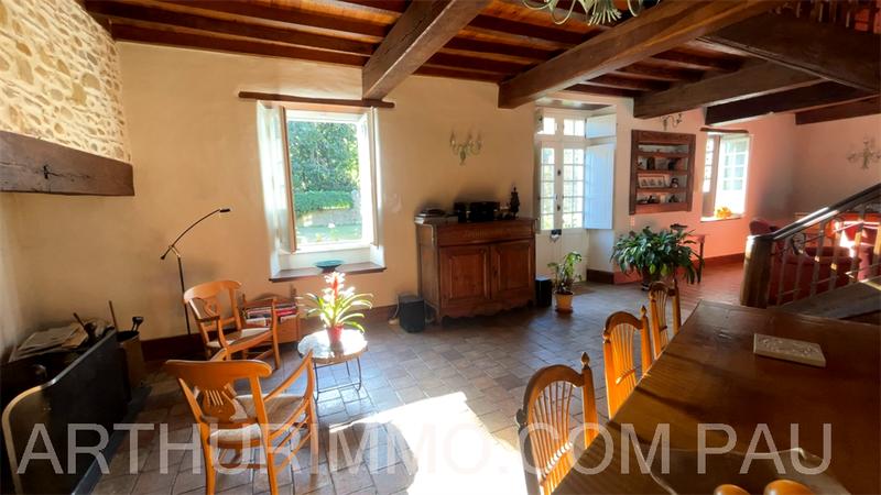 Maison - 244 m² - 6 pièces