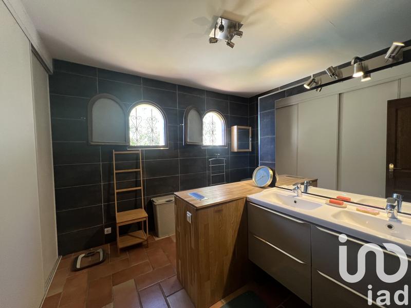 Maison - 200 m² - 7 pièces