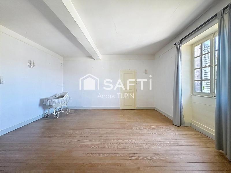 Maison - 180 m² - 9 pièces