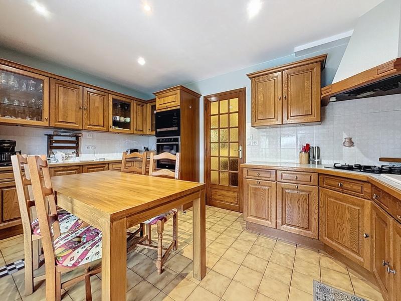 Maison - 212 m² - 8 pièces