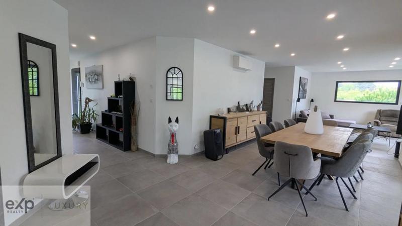 Propriété - 180 m² - 6 pièces