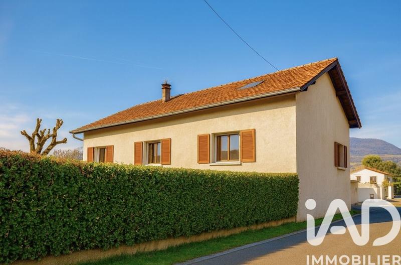 Maison - 241 m² - 8 pièces