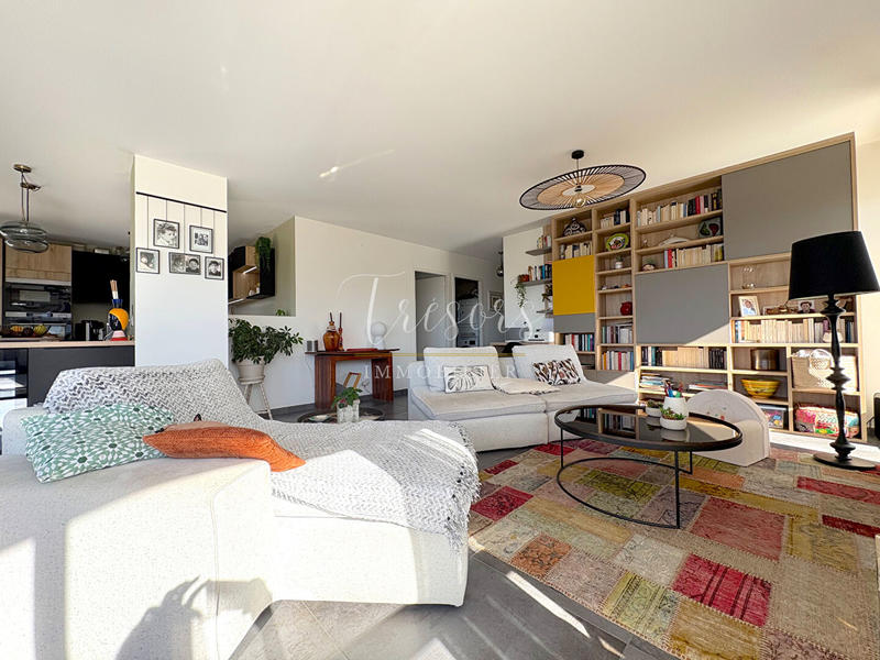 Appartement - 100 m² - 4 pièces