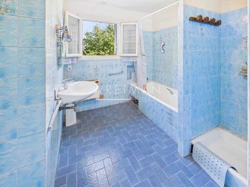 Villa - 192 m² - 8 pièces