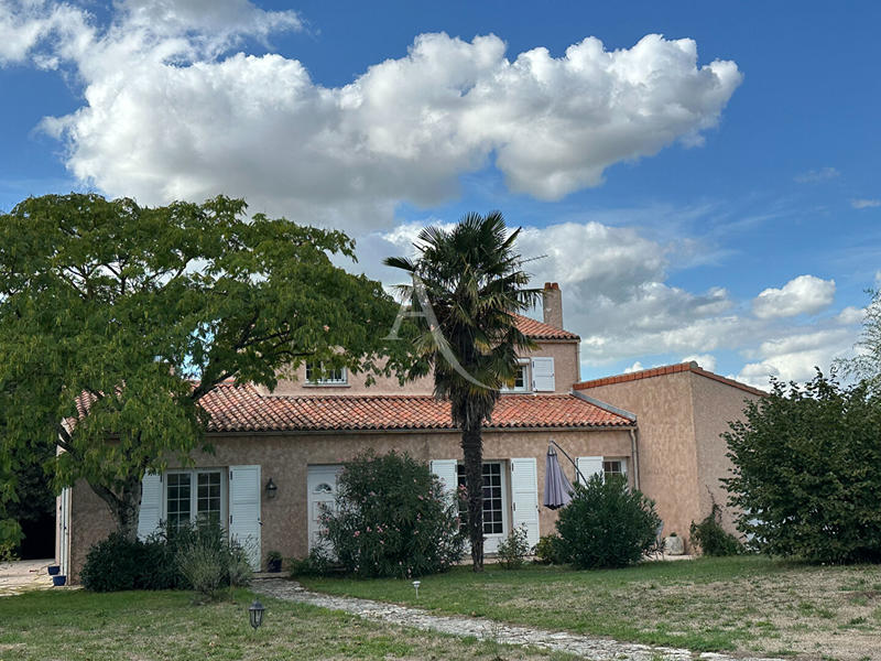 Maison - 188 m² - 7 pièces