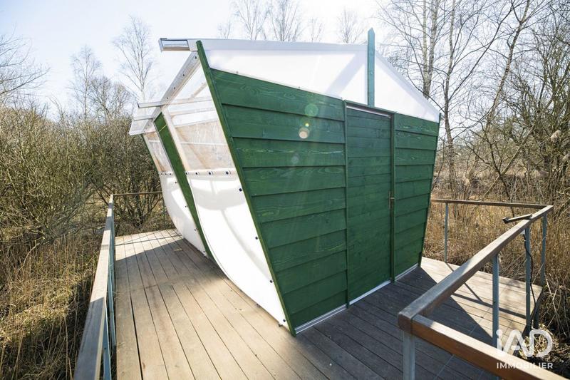 Local commercial - 22 000 m²