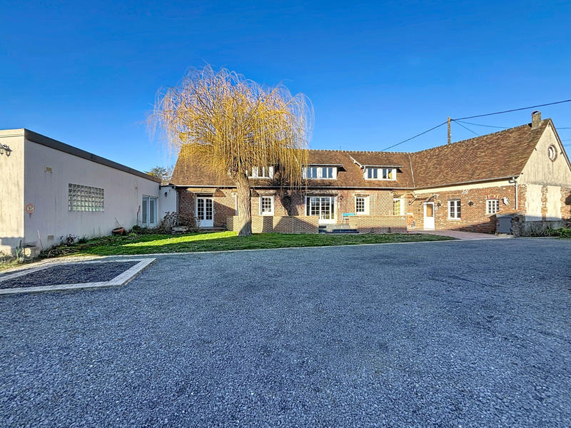 Maison - 240 m² - 8 pièces