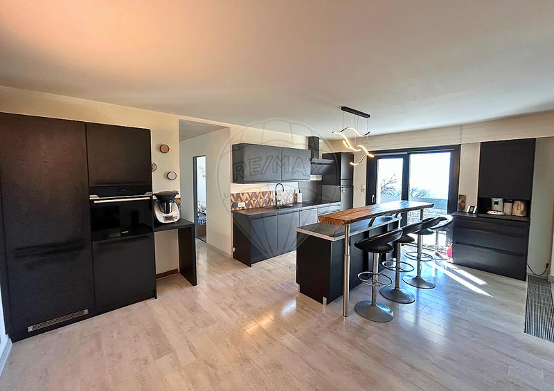 Maison - 183 m² - 5 pièces