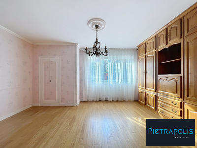 Appartement - 75 m² - 3 pièces