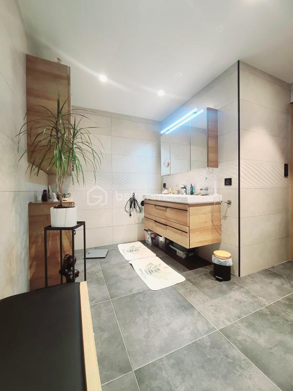 Maison - 306 m² - 8 pièces