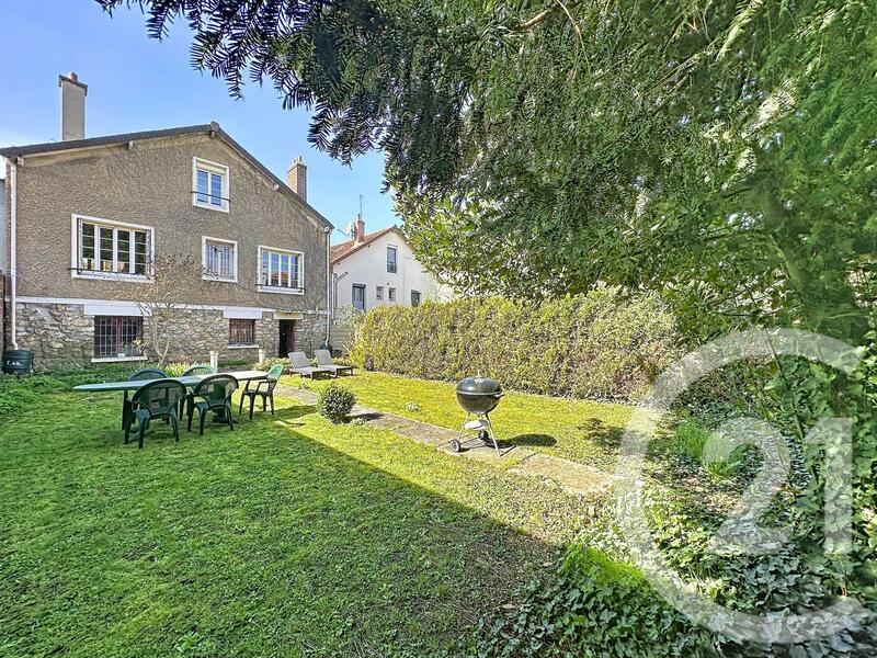 Maison - 101 m² - 6 pièces