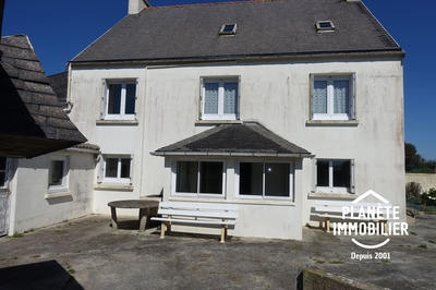Maison traditionnelle - 175 m² - 9 pièces