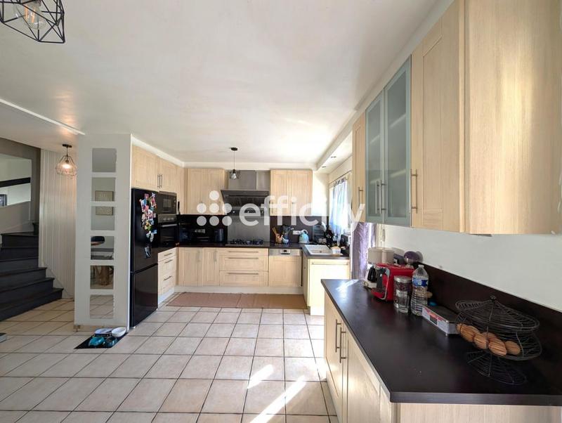 Maison - 105 m² - 6 pièces