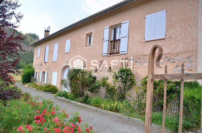 Maison - 195 m² - 7 pièces