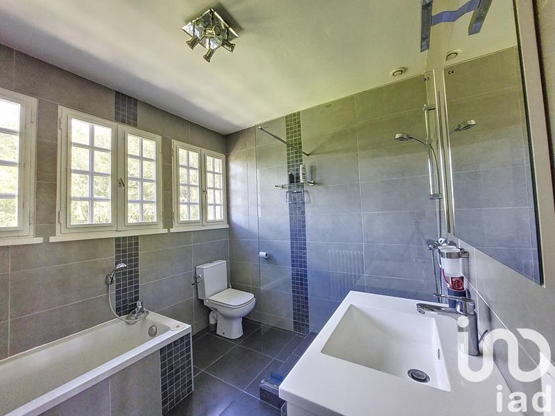 Maison - 185 m² - 7 pièces