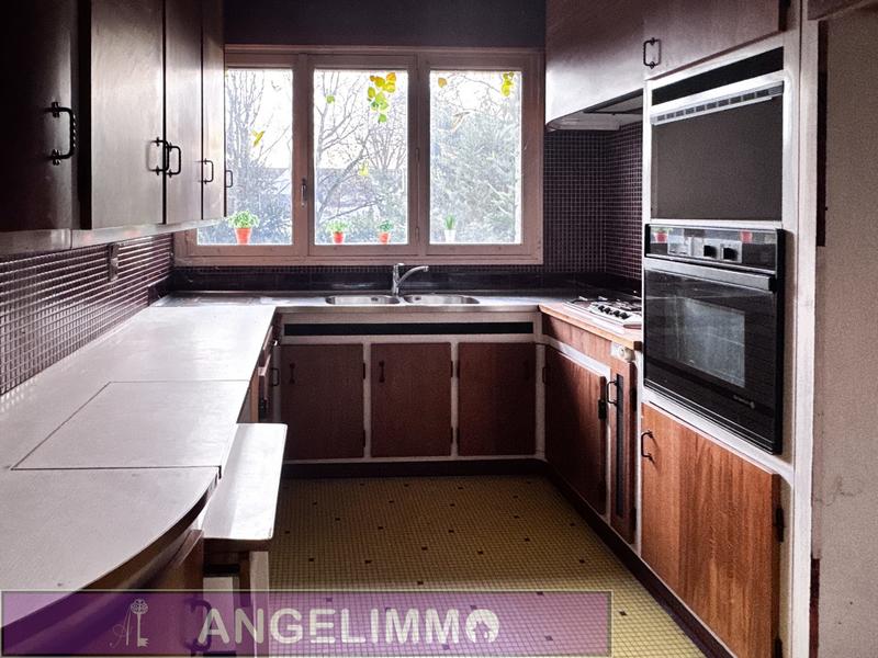 Maison - 222 m² - 5 pièces