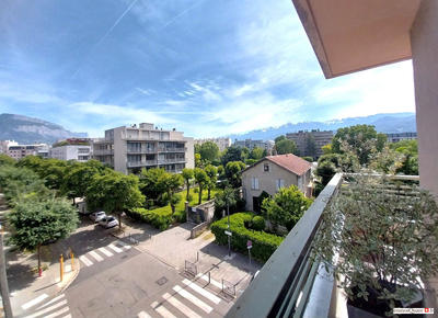 Appartement - 87 m² - 3 pièces