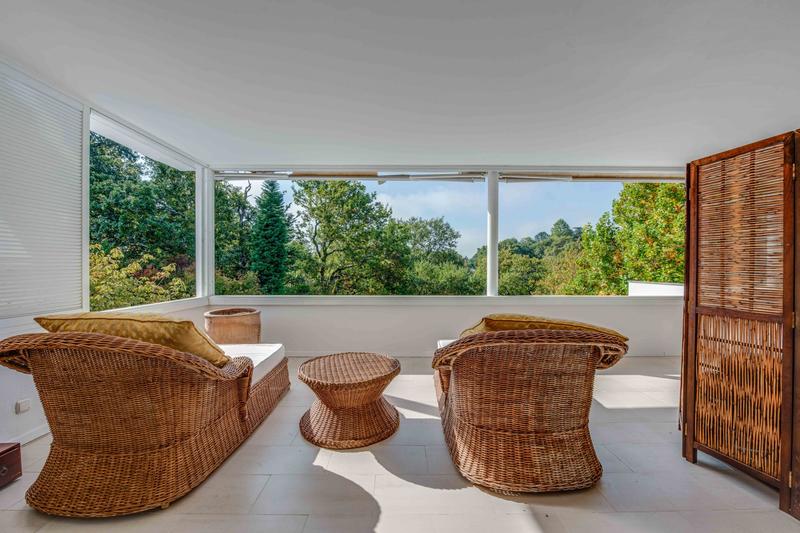 Maison contemporaine - 380 m² - 10 pièces