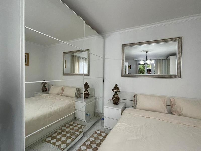 Maison - 255 m² - 9 pièces