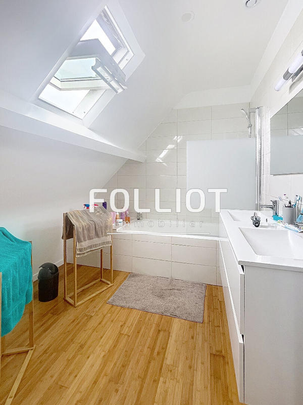 Maison - 155 m² - 8 pièces