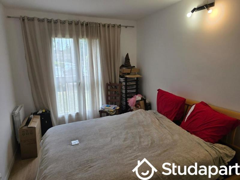 Chambre - 11 m² - 1 pièce