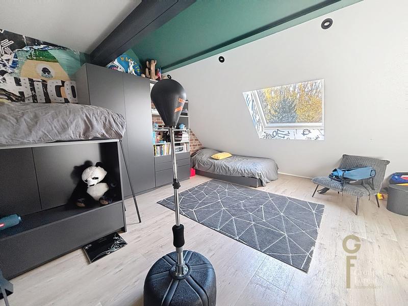 Maison - 269 m² - 8 pièces