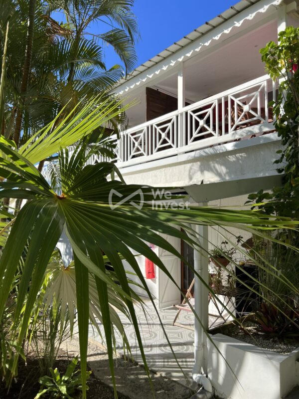 Maison - 275 m² - 12 pièces